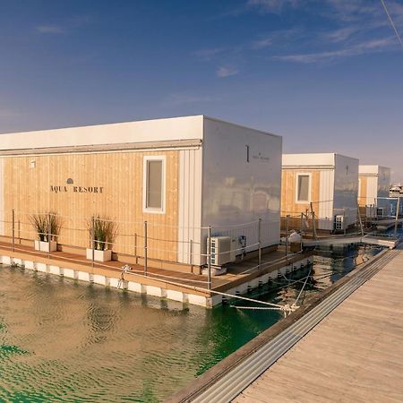 Aqua Resort Giulianova - Houseboat Experience Exterior photo