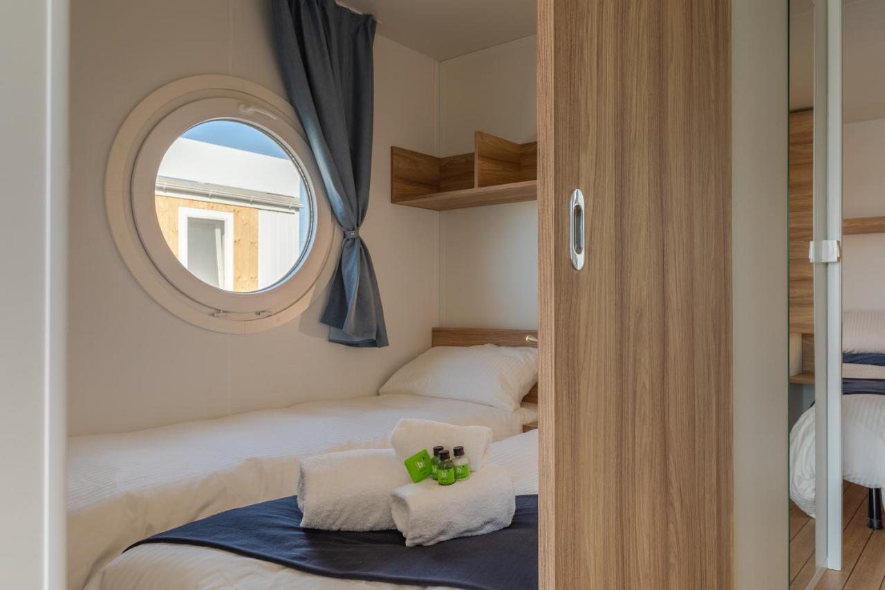 Aqua Resort Giulianova - Houseboat Experience Exterior photo