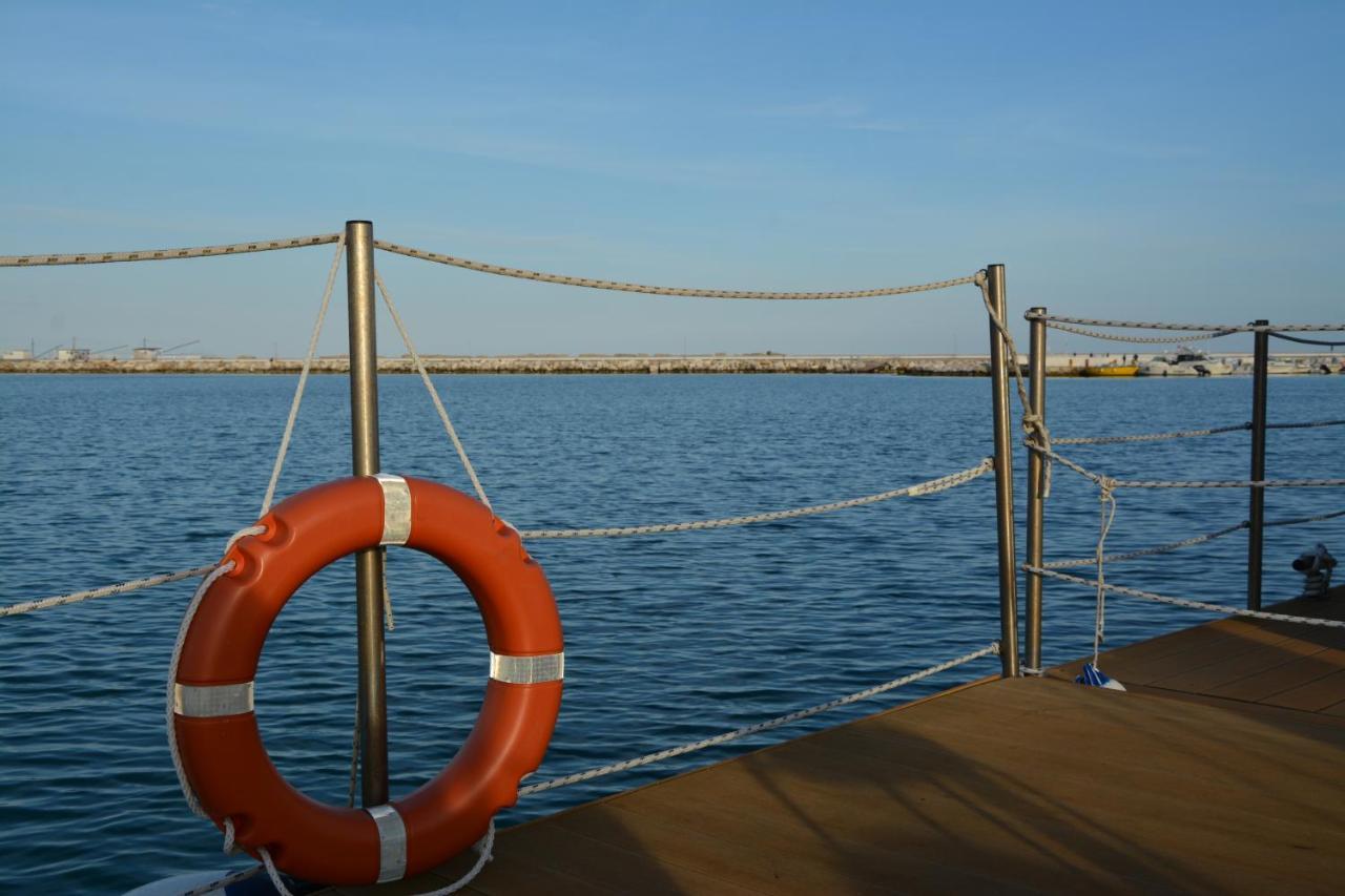 Aqua Resort Giulianova - Houseboat Experience Exterior photo